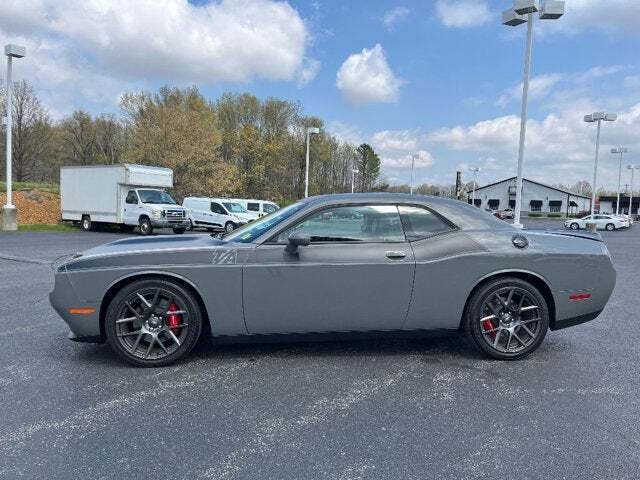 2018 Dodge Challenger 8