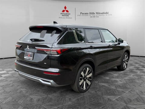 2025 Mitsubishi Outlander SE