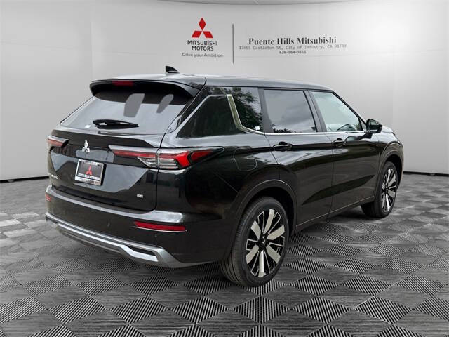 2025 Mitsubishi Outlander SE
