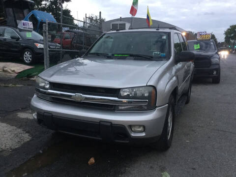 2005 Chevrolet TrailBlazer for sale at Drive Deleon in Yonkers NY