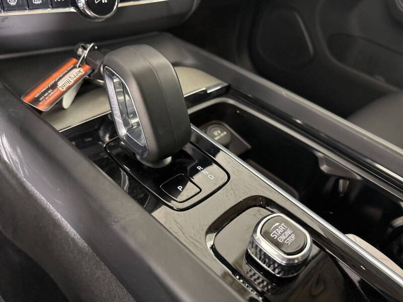 2025 Volvo XC60 B5 Plus Dark Theme