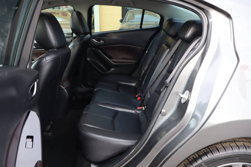 2018 Mazda MAZDA3 Touring