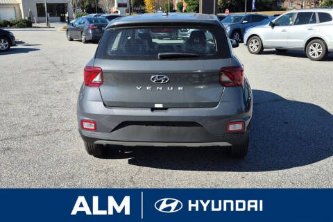 2026 Hyundai Venue SE