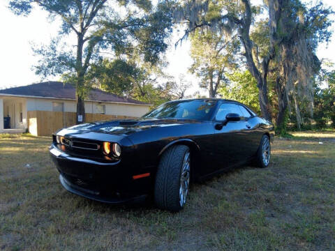 2017 Dodge Challenger SXT Plus