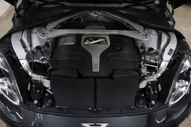 2021 Aston Martin DBX