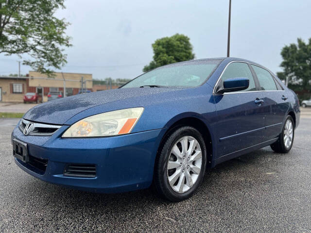 2006 Honda Accord for sale at Ideal Cars LLC in Skokie, IL