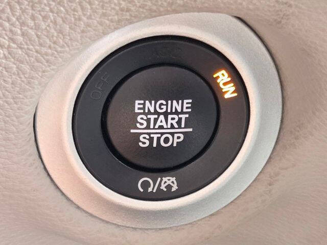 2024 Chrysler Pacifica Plug-In Hybrid Select
