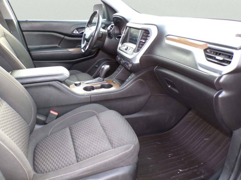 2017 GMC Acadia SLE-2