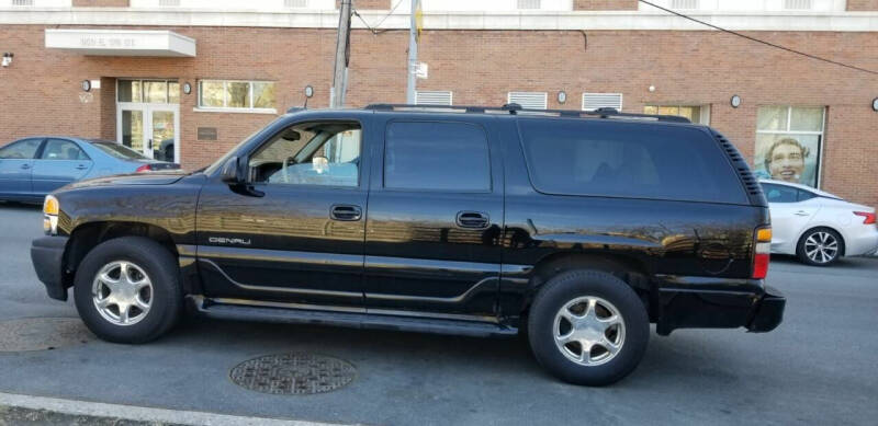 2004 GMC Yukon XL for sale at BLS AUTO SALES LLC in Bronx NY