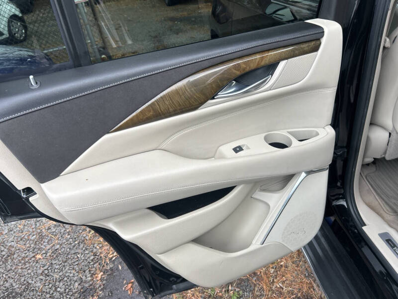 2018 Cadillac Escalade Luxury