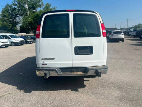 2022 Chevrolet Express 2500
