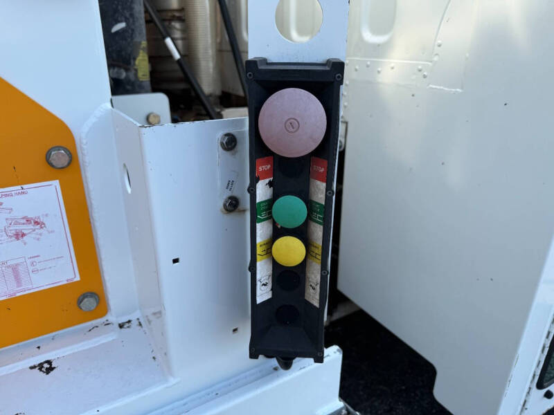 2014 Freightliner 108 SD