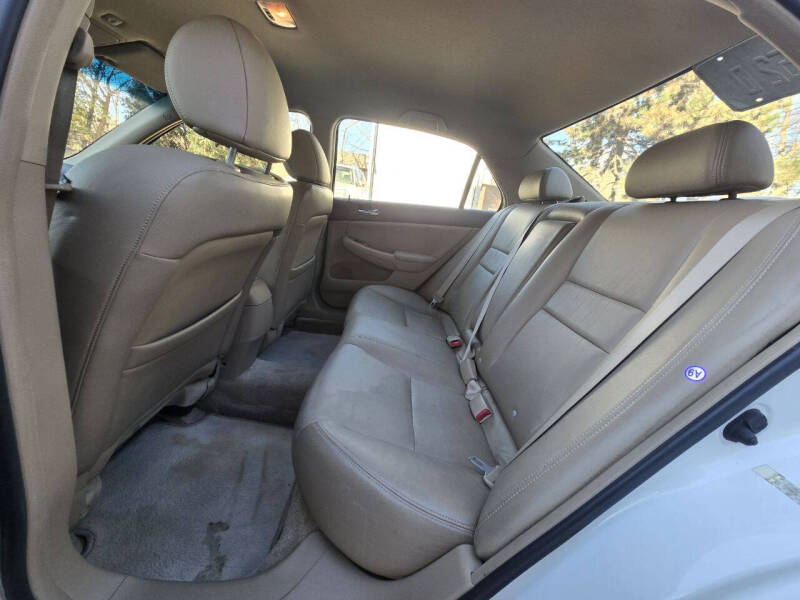 2005 Honda Accord Hybrid w/Navi