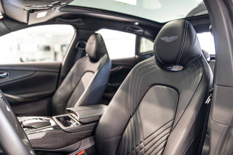2021 Aston Martin DBX