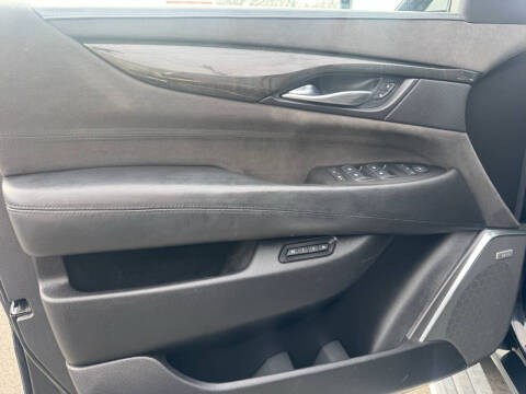 2017 Cadillac Escalade ESV Platinum