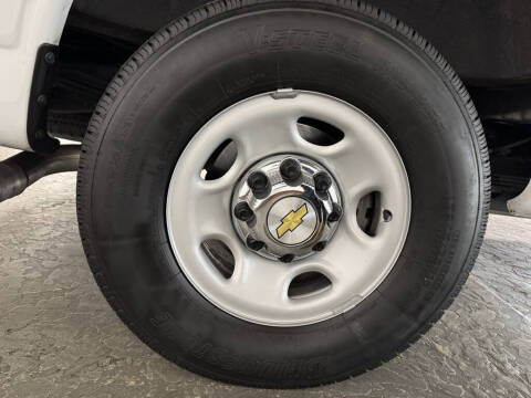 2024 Chevrolet Express LT 3500