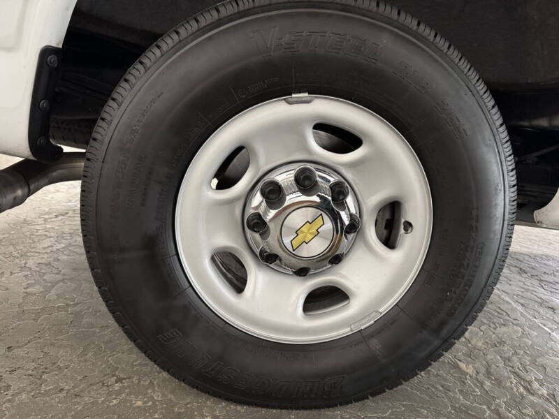 2024 Chevrolet Express LT 3500