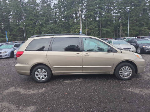 2005 Toyota Sienna LE 7 Passenger