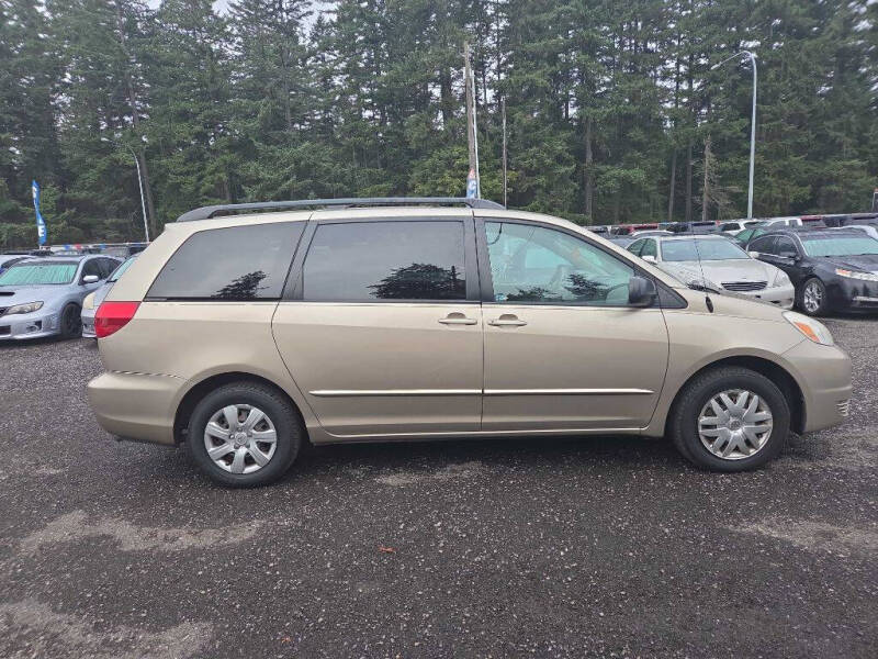 2005 Toyota Sienna LE 7 Passenger