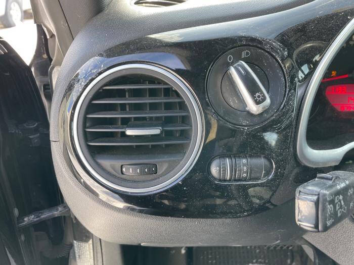 2012 Volkswagen Beetle