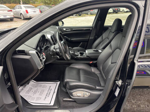 2017 Porsche Cayenne Platinum Edition