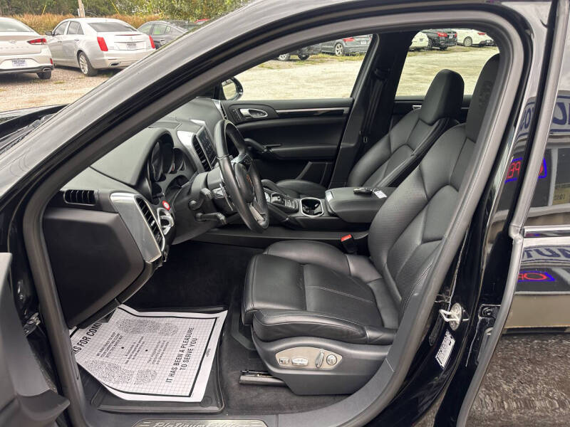 2017 Porsche Cayenne Platinum Edition