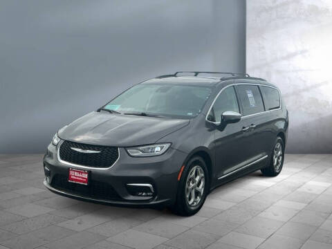 2023 Chrysler Pacifica Limited Photo