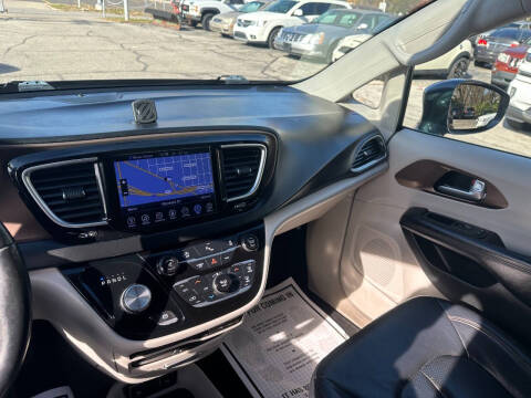 2017 Chrysler Pacifica Touring-L Plus