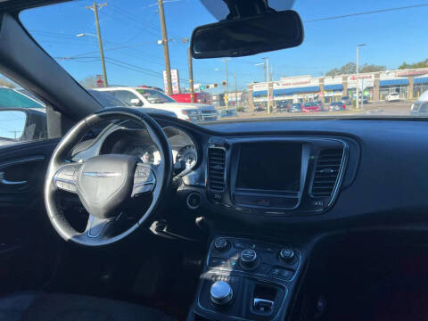 2016 Chrysler 200 S
