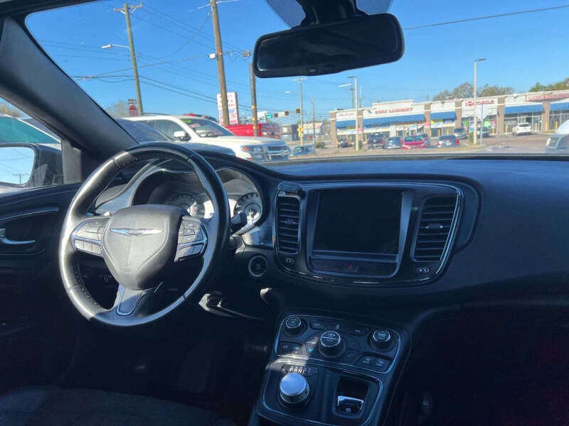 2016 Chrysler 200 S