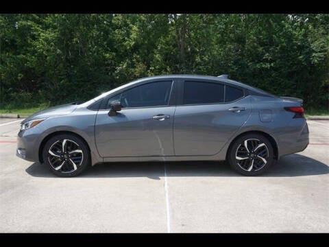 2025 Nissan Versa SR