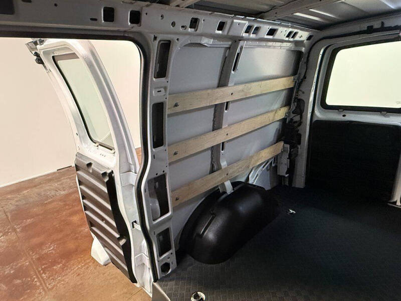 2024 GMC Savana 2500