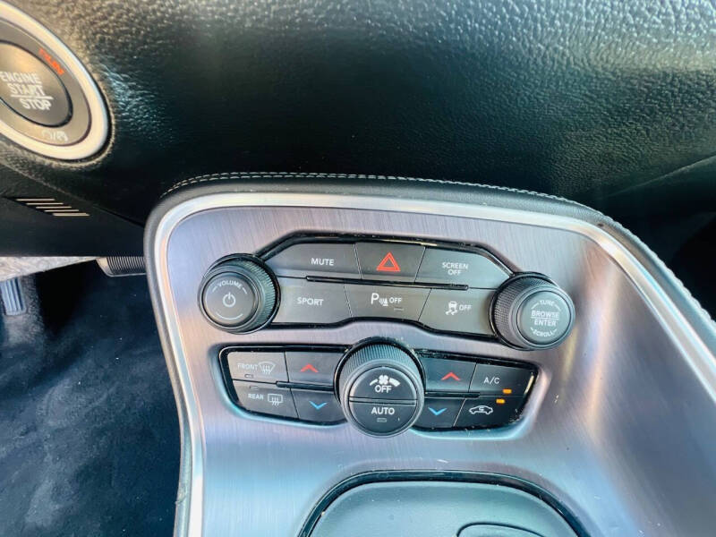 2018 Dodge Challenger SXT