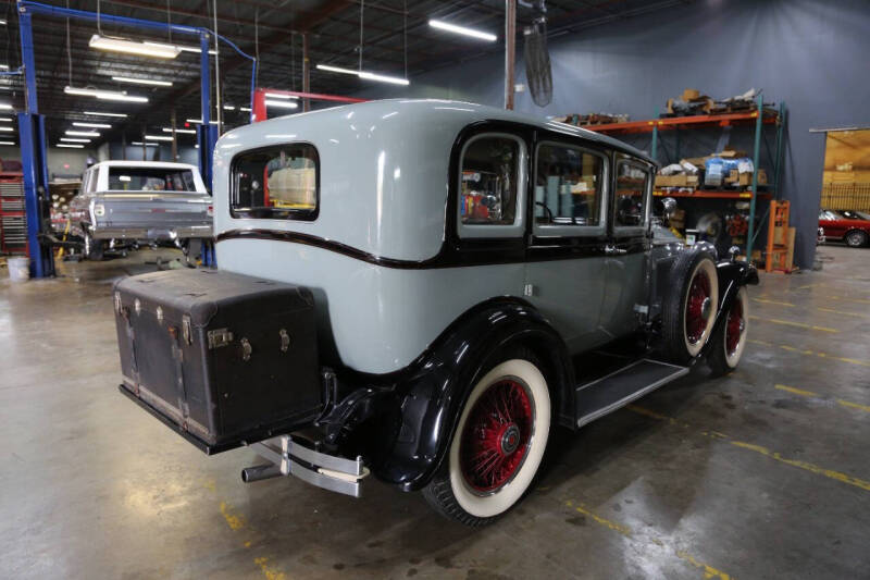 1929 Packard 8 LIMOUSINE