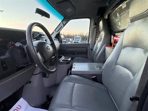 2011 Ford E-Series E-350 SD