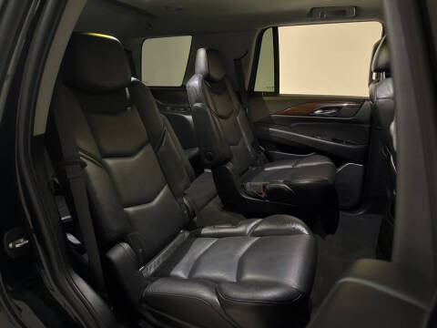 2019 Cadillac Escalade Standard