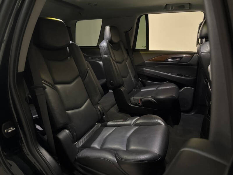 2019 Cadillac Escalade Standard