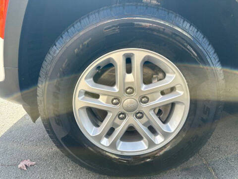 2023 Jeep Grand Cherokee Laredo