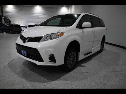 2019 Toyota Sienna LE Mobility 7-Passenger