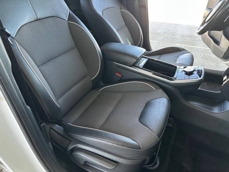 2021 Kia Niro EX - Photo 15