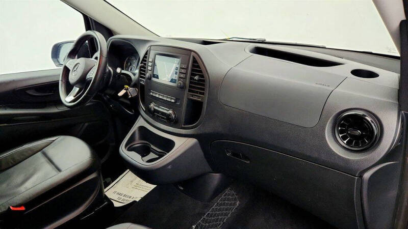 2023 Mercedes-Benz Metris Passenger