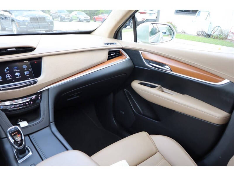 2017 Cadillac XT5 Platinum