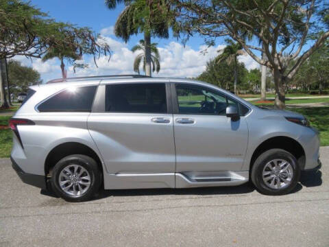 2025 Toyota Sienna XLE 8-Passenger