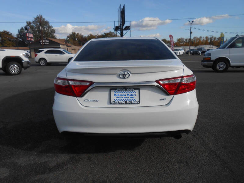 2017 Toyota Camry SE
