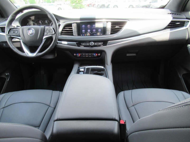 2024 Buick Enclave Essence