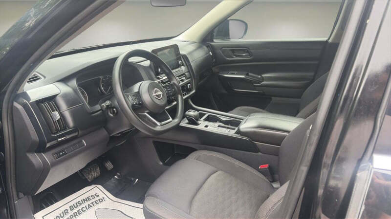 2023 Nissan Pathfinder S