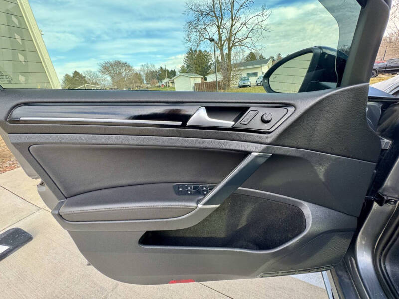 2019 Volkswagen Golf R 4Motion