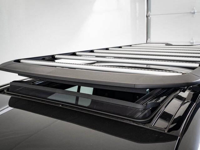 2024 Land Rover Defender 130 P400 Outbound