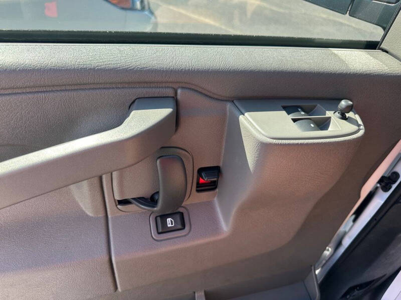 2025 GMC Savana 2500