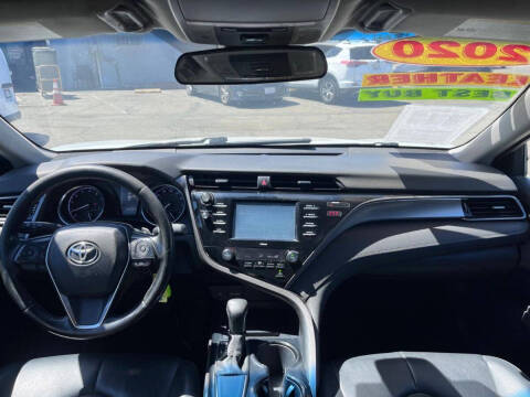 2020 Toyota Camry SE